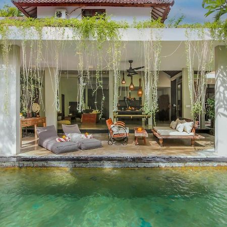 Villa Malou Seminyak Buitenkant foto