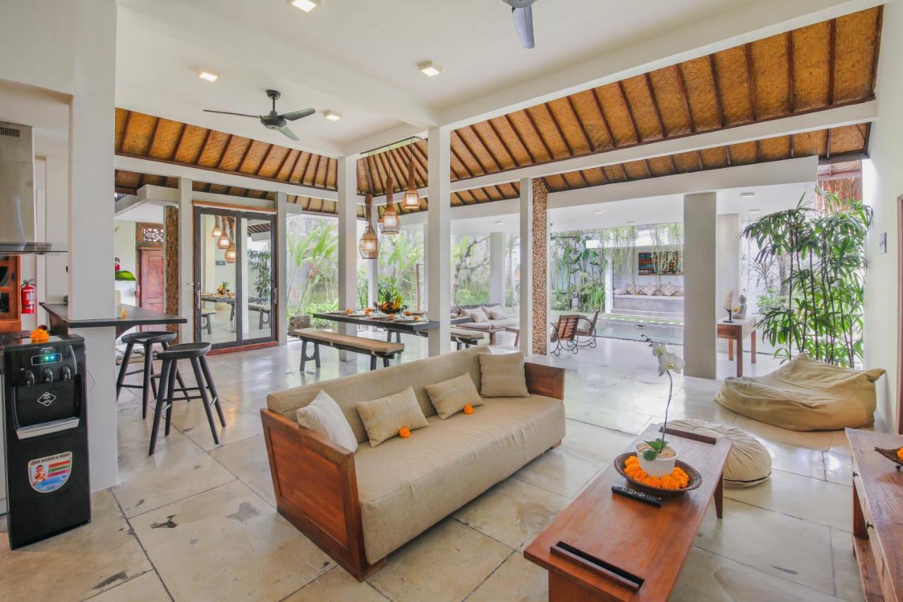 Villa Malou Seminyak Buitenkant foto
