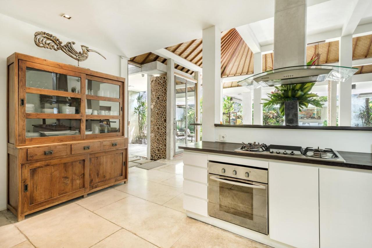 Villa Malou Seminyak Buitenkant foto